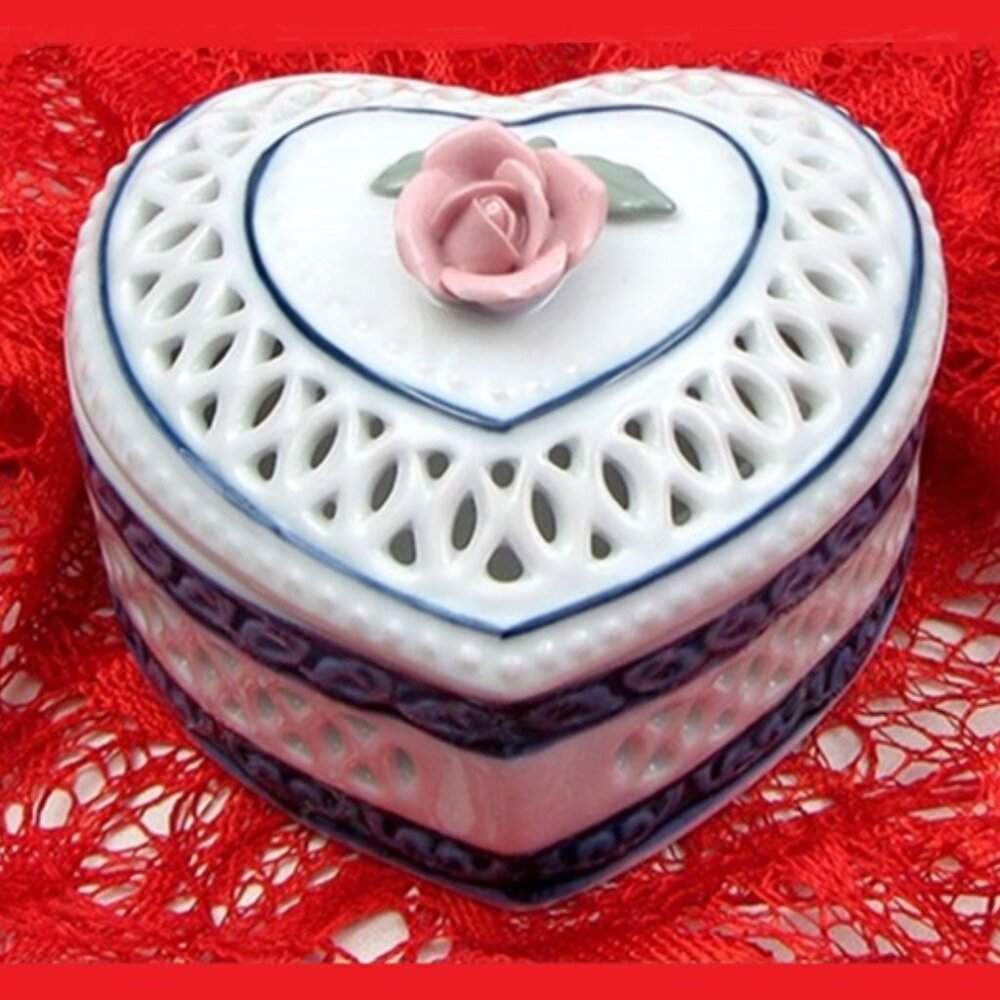 Woven Porcelain Heart Trinket Box with Rose on Top 4" wide 33541